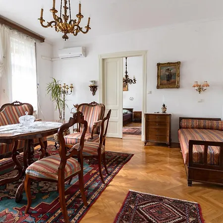 Apartment Romantic - *
